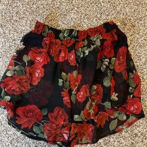 Show me your mumu - Floral Black and Red Women's Shorts